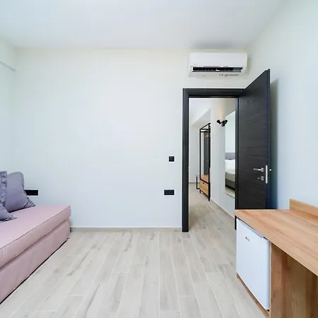 Solar Hotel *