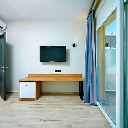 Solar Hotel *